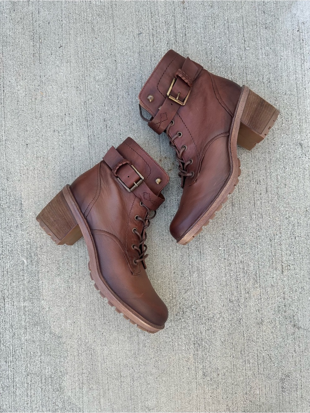 Zodiac Gemma Leather Lace up Zip Block Heel Lug Sole Combat Booties ~Size 10